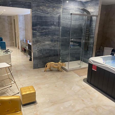 Golden Junior - Jacuzzi Lägenhet Rouen Exteriör bild